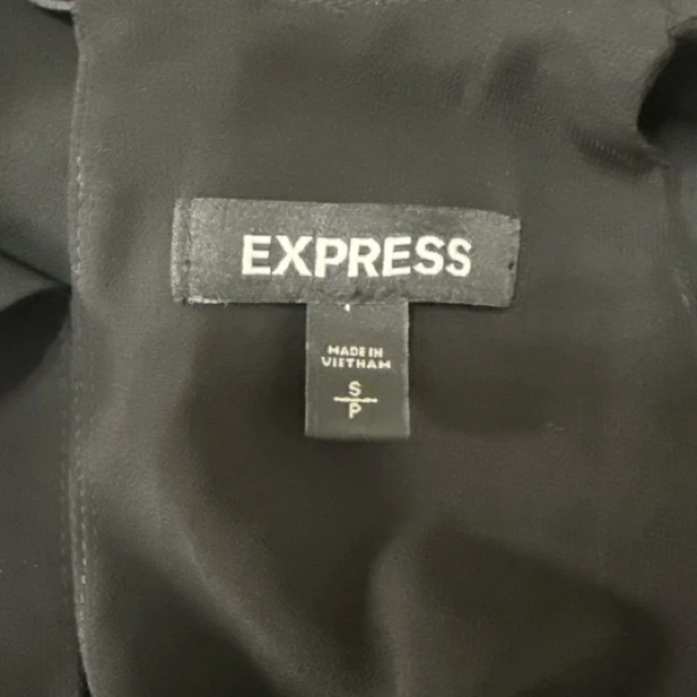 Express Elegant Black Tie-Front, Key Hole, Lined Camisole Size Small Petite